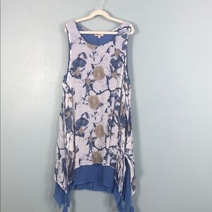 A Zucar Women’s size large sleeveless top beachy floral tassels